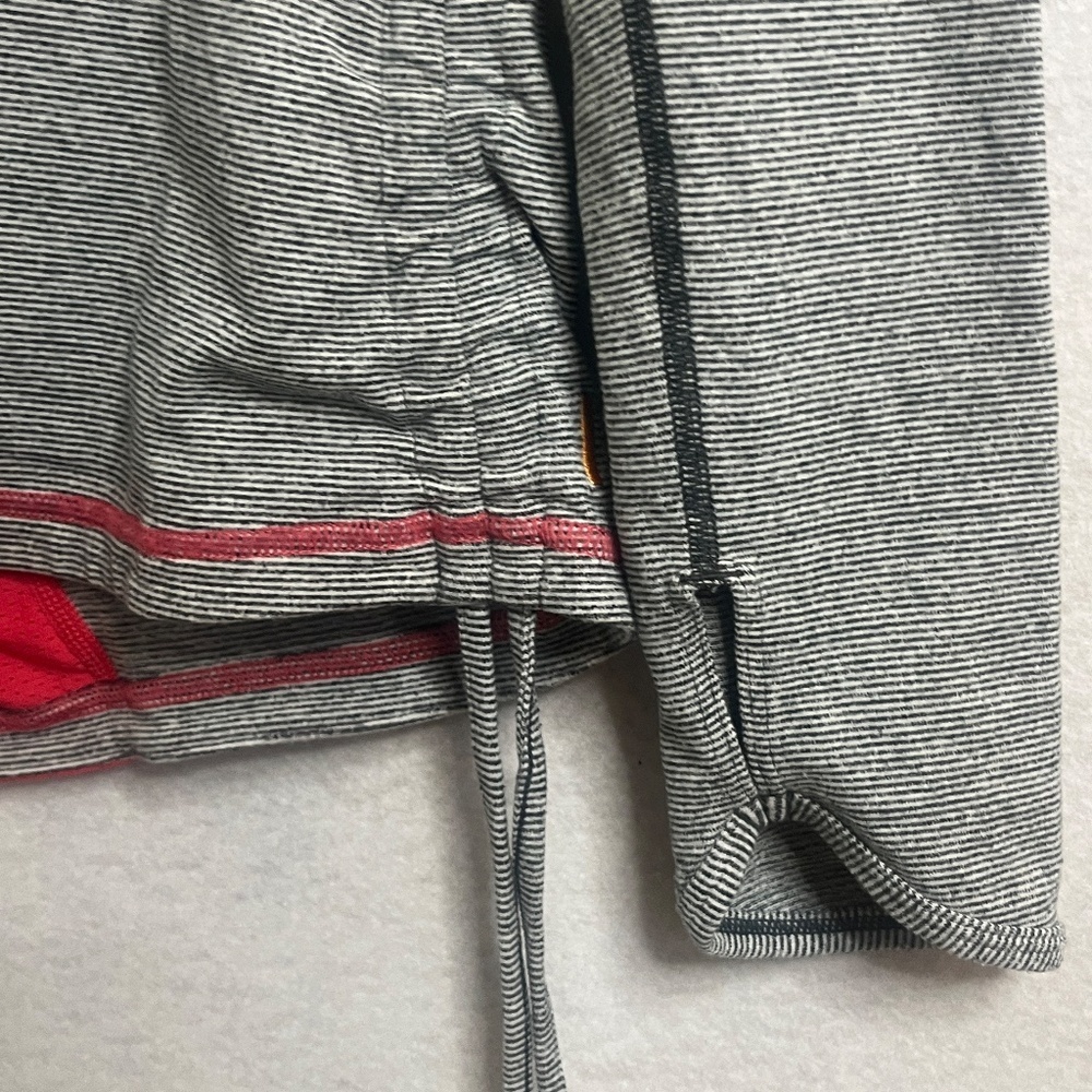 Lucy Tech Gray Striped Ruched Workout Top Large - Picture 8 of 9